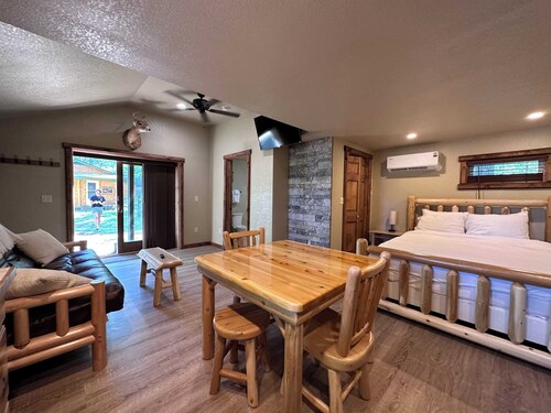 The Chipmunk Lodge Su