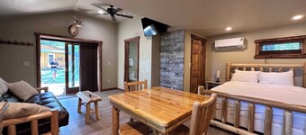 The Chipmunk Lodge Su