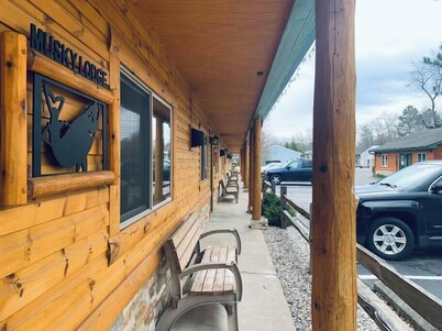 Wolf Lodge at The Totem Lodges