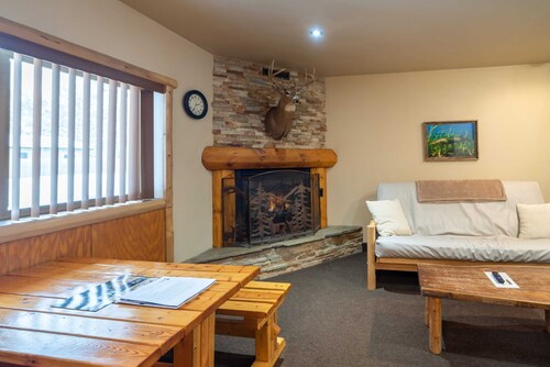 Wolf Lodge at The Totem Lodges