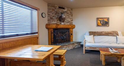 Blackbear Lodge at The Totem Lodges