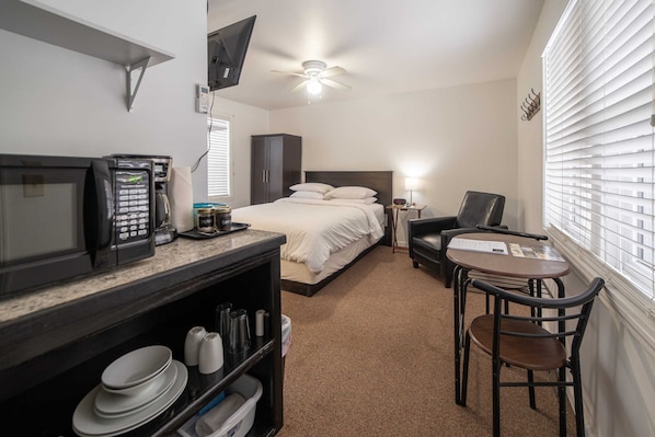 1 habitación, wifi y ropa de cama
