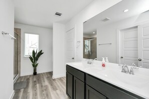 Douche, articles de toilette écologiques, sÚche-cheveux