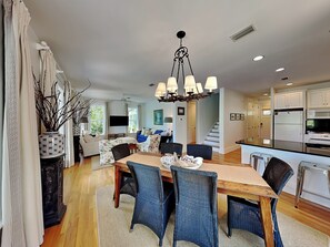 Casa, varias camas, patio, vistas al campo de golf (Raven's Run) | Interior