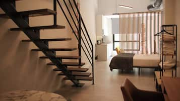 Loft superior (Duplex) | 1 dormitorio, escritorio, espacio para trabajar con un portátil