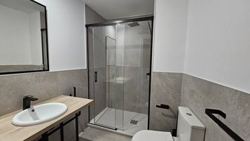 Dusche, Handtücher, Seife, Shampoo