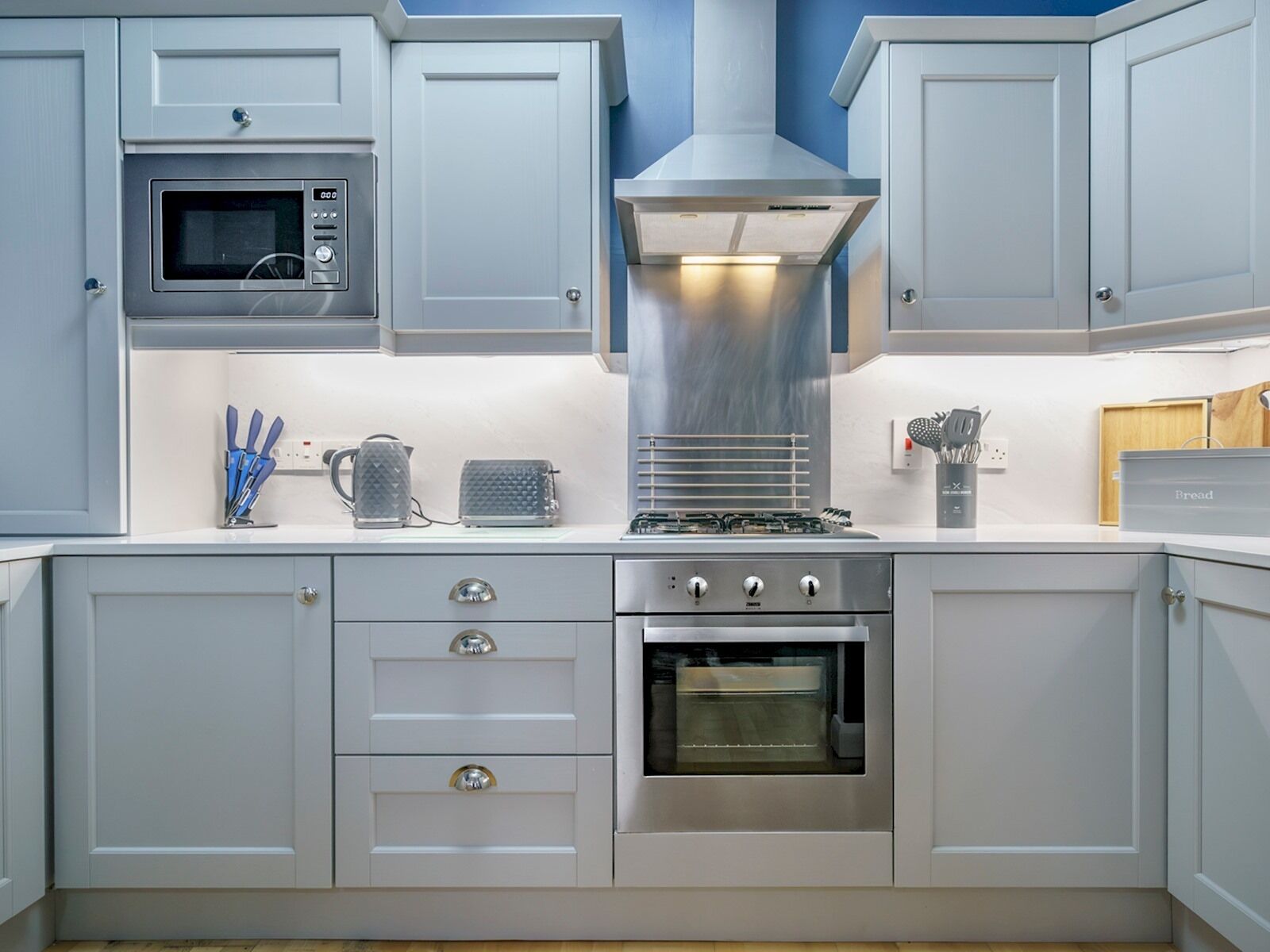 Microwave, oven, toaster, cookware/dishes/utensils