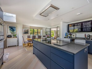 Fridge, microwave, oven, dishwasher - Modern Stylish Bosham Home - Pass The Keys (Bosham)