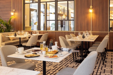 Daily buffet breakfast (EUR 20 per person)
