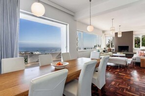 Dining - Picasso - Delightful large villa, Camps Bay, Pool (Cape Town)