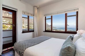 4 slaapkamers, een bureau, een strijkplank/strijkijzer, wifi