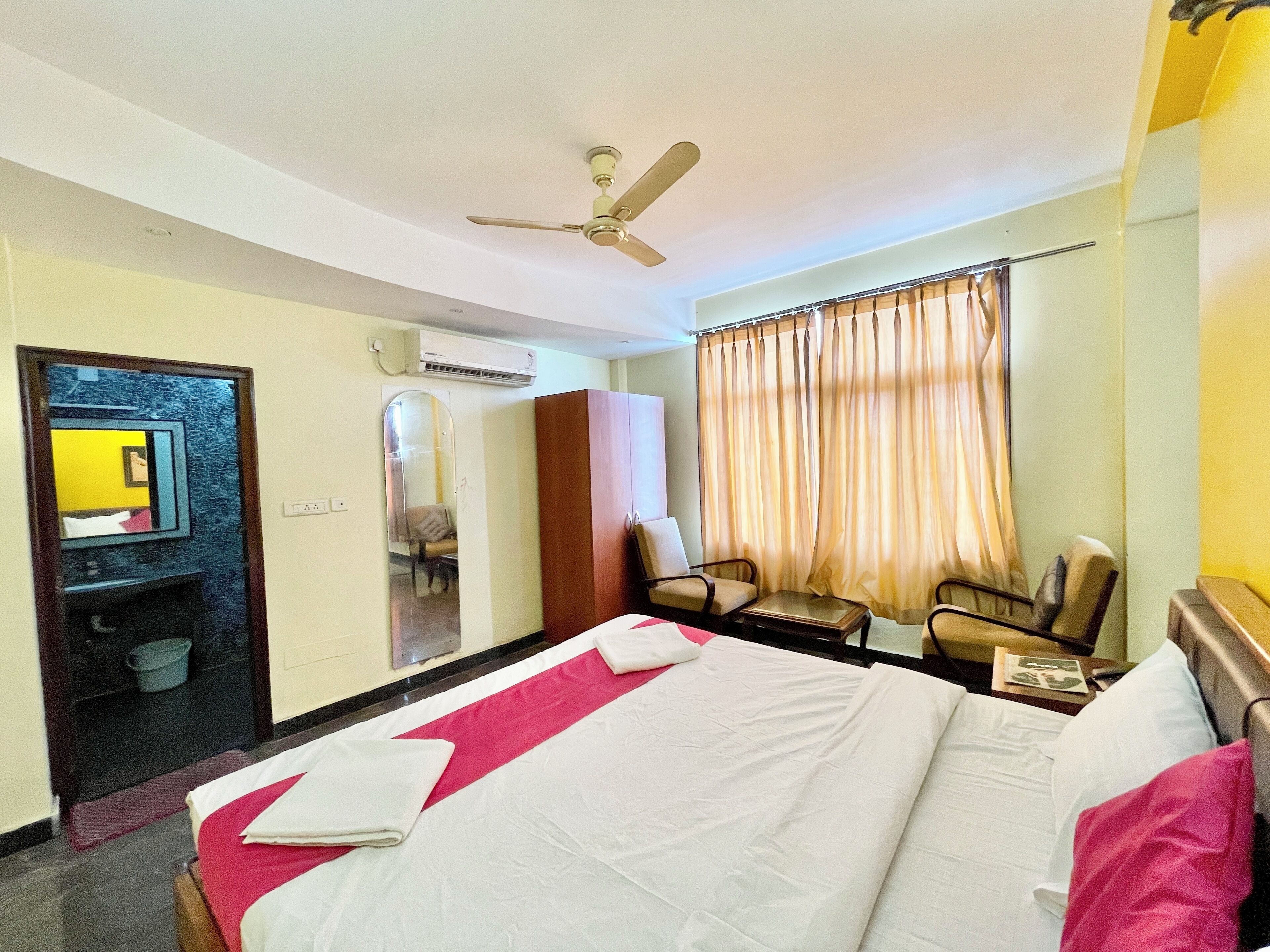 Ropa de cama de alta calidad, colchones viscoelásticos, escritorio