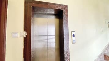 Elevator