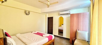 Hotel Surya Beach inn - near Sea beach