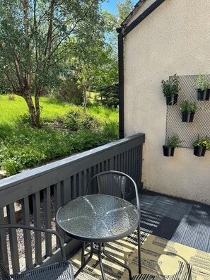 تناول الطعام بالخارج