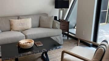 Luxury Cabin | Living area | 45-inch flat-screen TV with digital channels, TV, streaming services