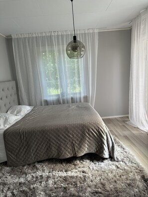 Casa | 5 habitaciones, tabla de planchar con plancha y wifi gratis 