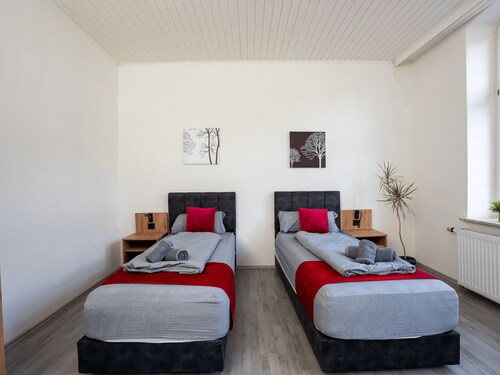 Serviceroom24 - Apartment 5 in Recklinghausen Hoch Wlan - TV - 24-7 Check-in