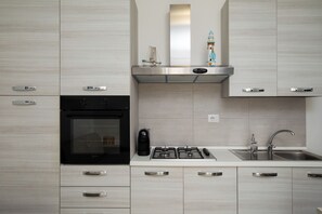 Apartment, Garden View | Private kitchen