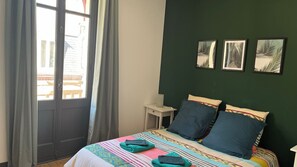 2 slaapkamers, een strijkplank/strijkijzer, wifi, beddengoed