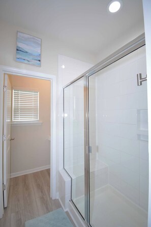 Shower, towels