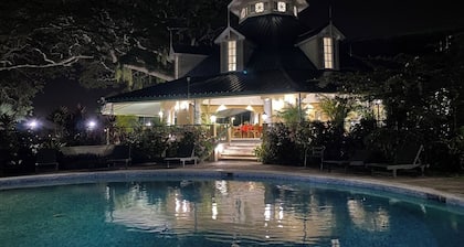The Royal Hotel