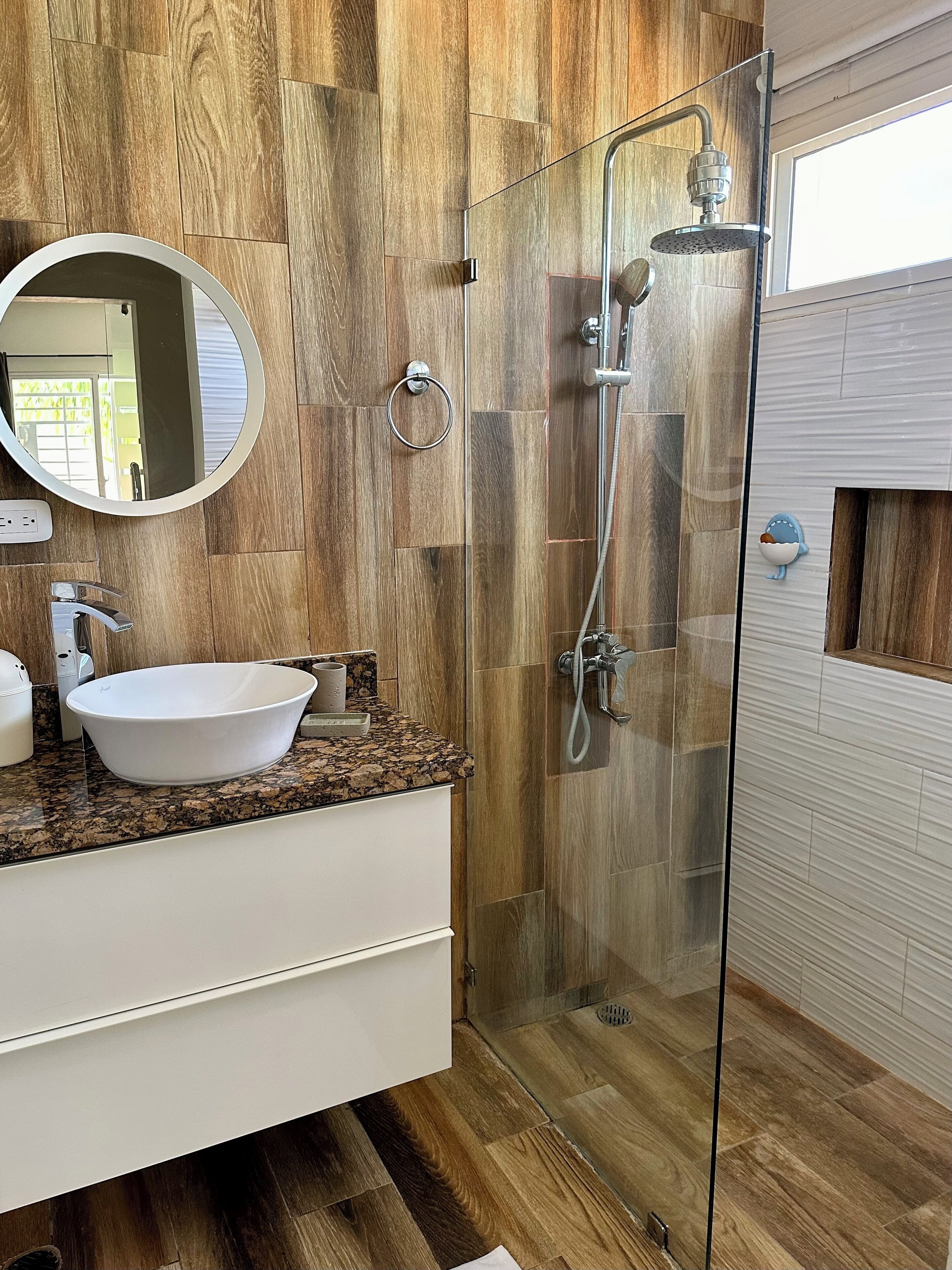Shower, towels