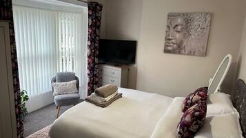 Apartment | 3 bedrooms, iron/ironing board, free WiFi, bed sheets