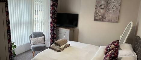 Apartment | 3 bedrooms, iron/ironing board, free WiFi, bed sheets