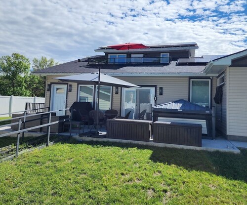 Studio Loft with Patio & Hot Tub