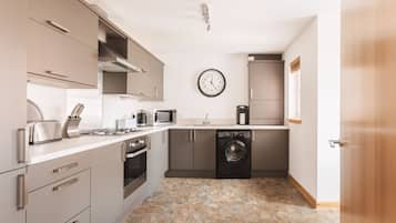 Apartment | Private kitchen | Fridge, microwave, oven, stovetop