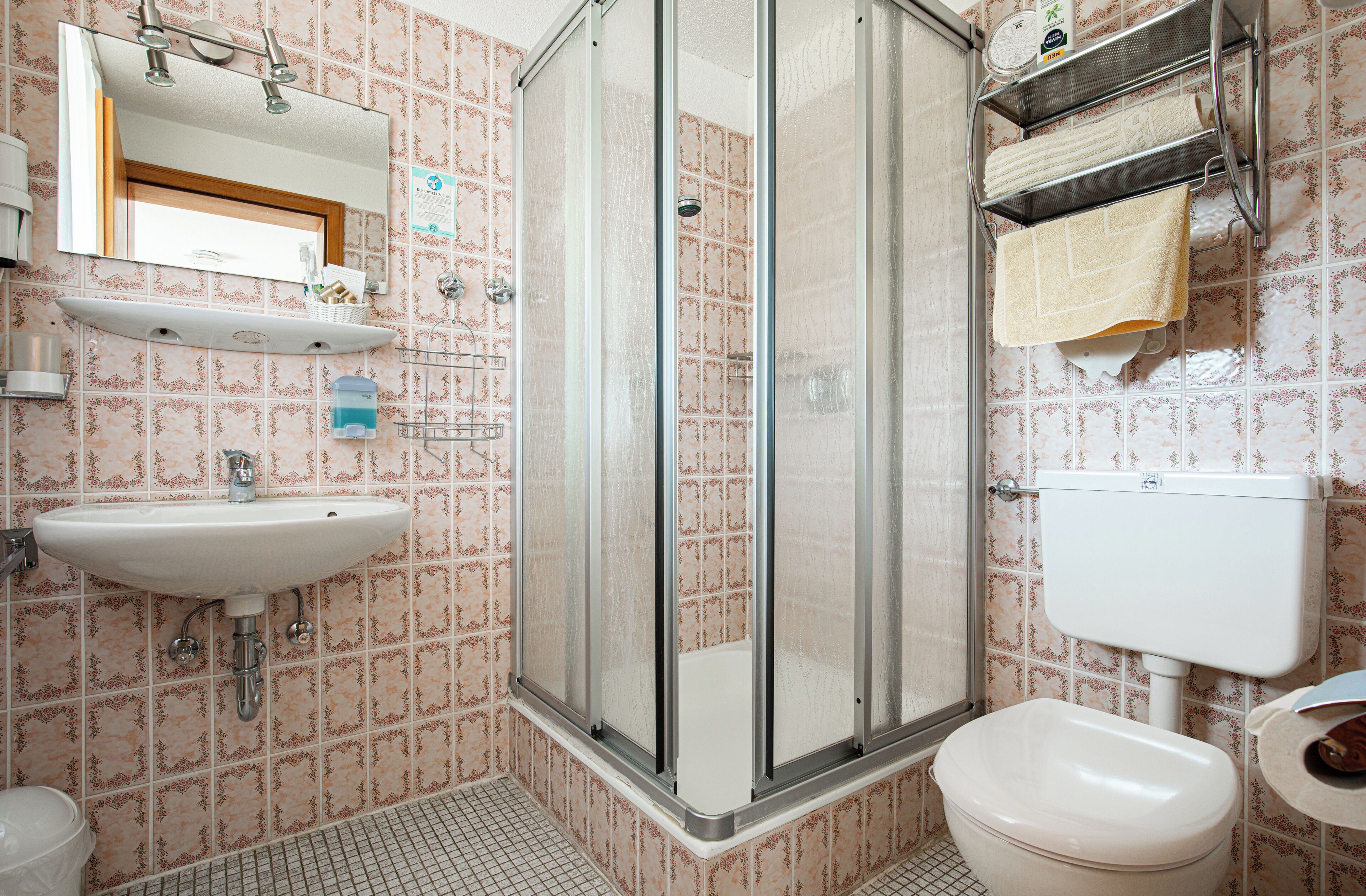 Double Room, Private Bathroom, Hill View | Bathroom