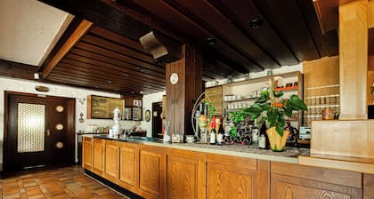 Waldhotel Auerhahn Bed & Breakfast