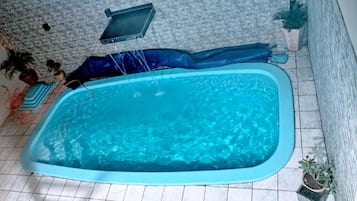 Piscina interna, piscina aquecida
