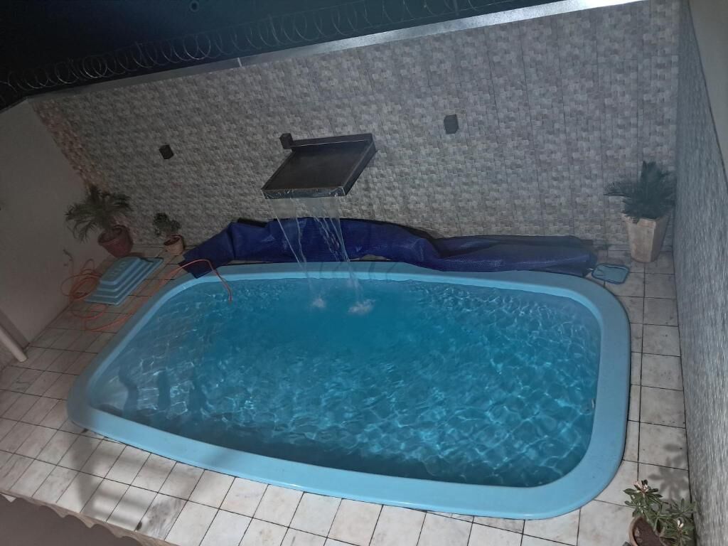 Sisäuima-allas, lämmitetty uima-allas