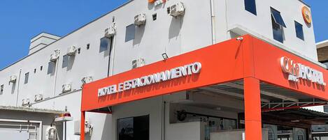 Façana frontal de l'allotjament