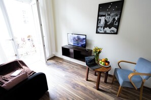 Laptop workspace, free WiFi, bed sheets - Salve station (Kraków)