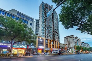 Unclassified image, 4 of 27, button - Core Clould of hotel (Nanchang County)