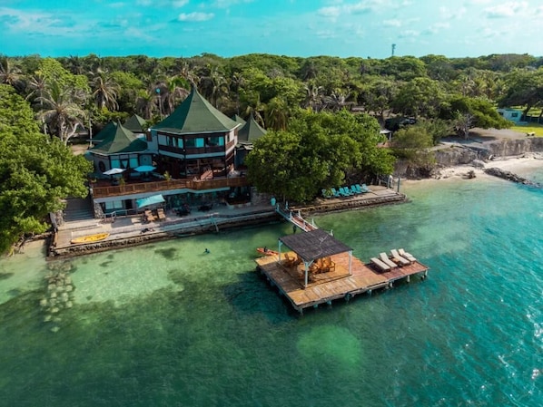 Front of property - Rosario Ecohotel (Rosario Islands)