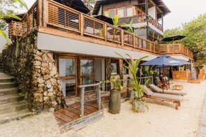 Comfort Double Room | In-room safe, bed sheets - Rosario Ecohotel  (Rosario Islands)