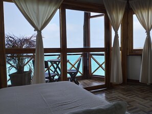 In-room safe, bed sheets - Rosario Ecohotel (Rosario Islands)