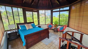 6 bedrooms, iron/ironing board, WiFi, bed sheets