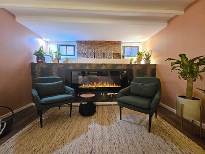 Eclectic Artist Flat: Great midpoint between Seattle, Tacoma, and National Parks