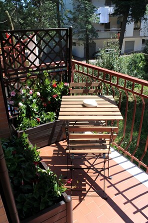 Outdoor dining - Oikos Matera, Casa Vacanza A 200 Metri DAL Centro Storico DEI "sassi" (Matera)