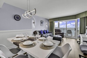 Dining - Oceanfront gem (Myrtle Beach)