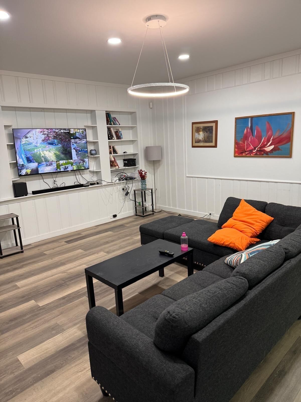 Smart TV, fireplace