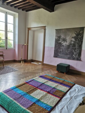 1 bedroom, travel cot, free WiFi, bed sheets