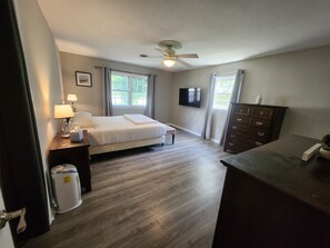 2 habitaciones, escritorio, wifi gratis y ropa de cama