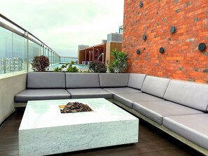 Basic Apartment | Terrace/patio