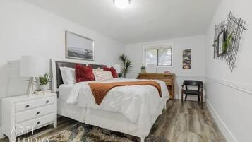 5 bedrooms, WiFi, bed sheets